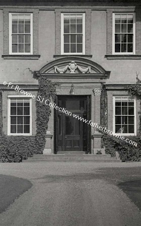 BEAULIEU  ENTRANCE DOOR DETAIL